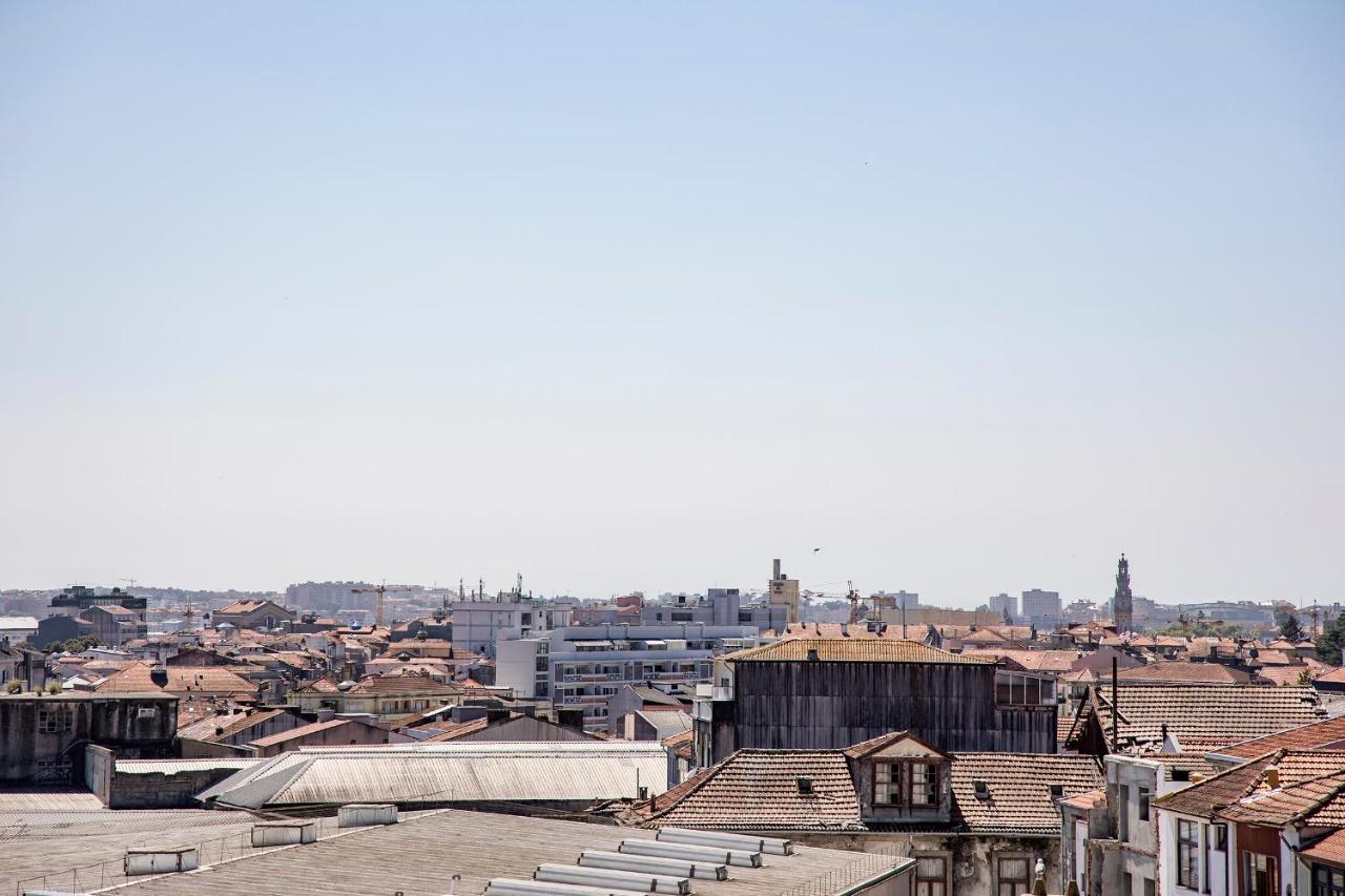 Elegant Studio W/ Ac & Balcony By Lovelystay Porto Bagian luar foto